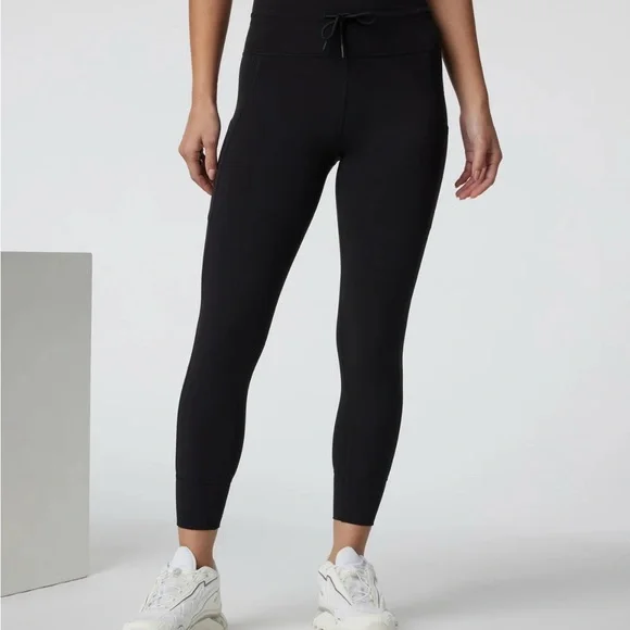 Vuori Daily Leggings-Short - Picture 7 of 7